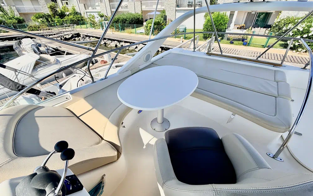slider 11 Jeanneau Prestige 36