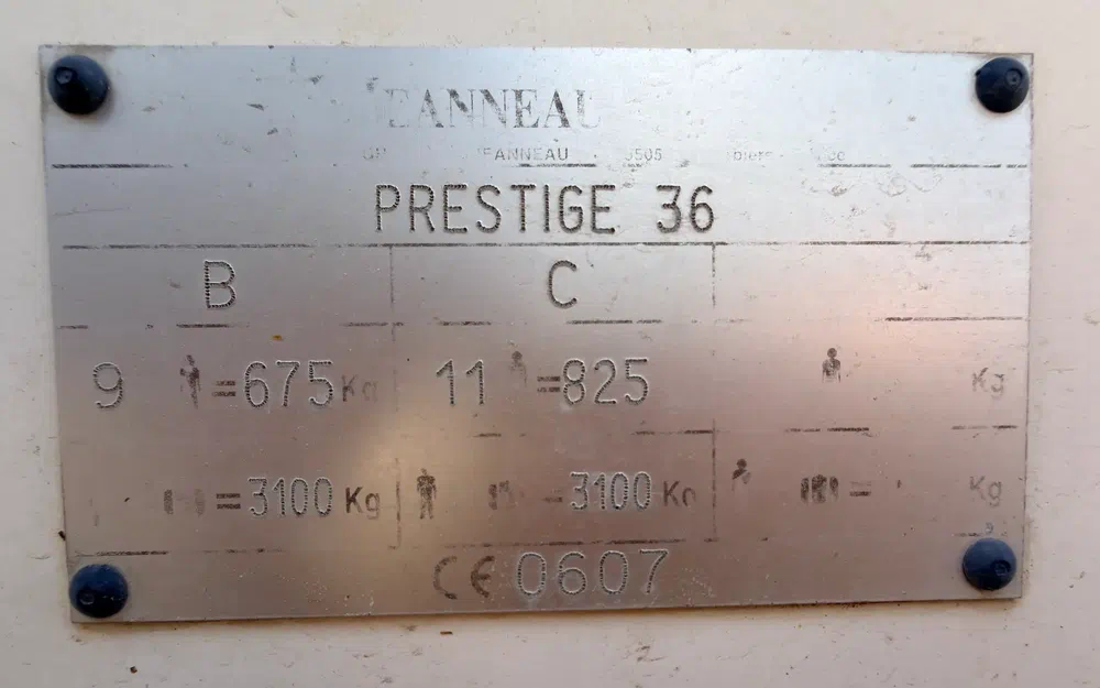 slider 29 Jeanneau Prestige 36