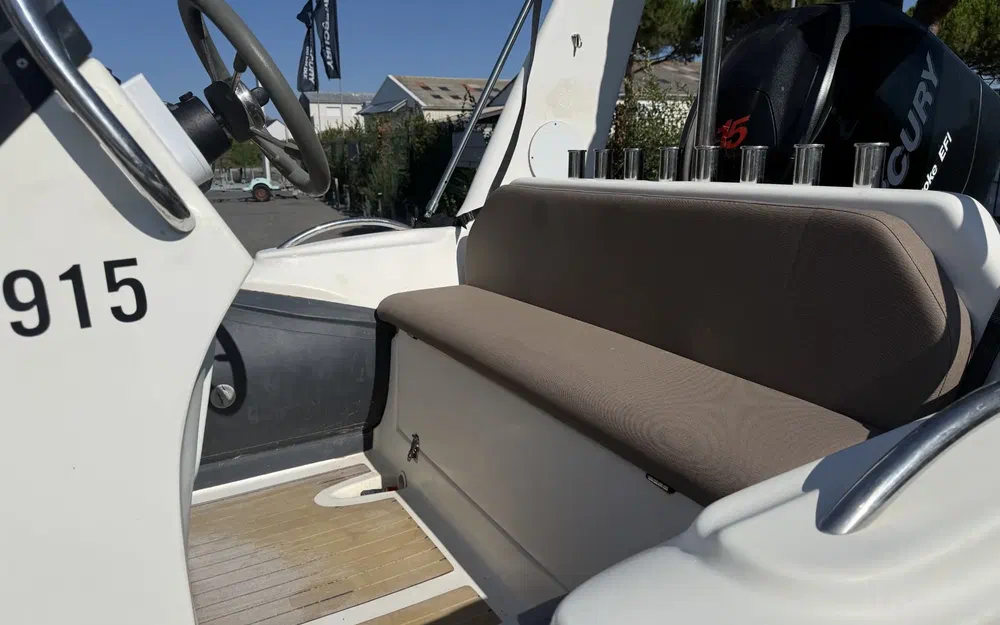 slider 1 Valiant 620 Cruiser