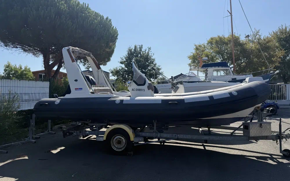 slider 5 Valiant 620 Cruiser