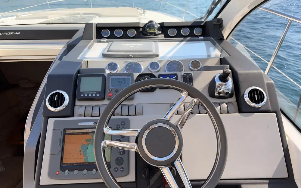 slider 14 Fairline Targa 44 Gran Turismo