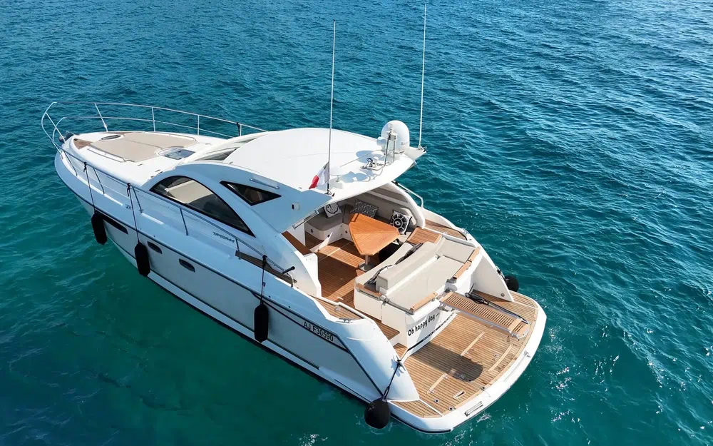 slider 3 Fairline Targa 44 Gran Turismo