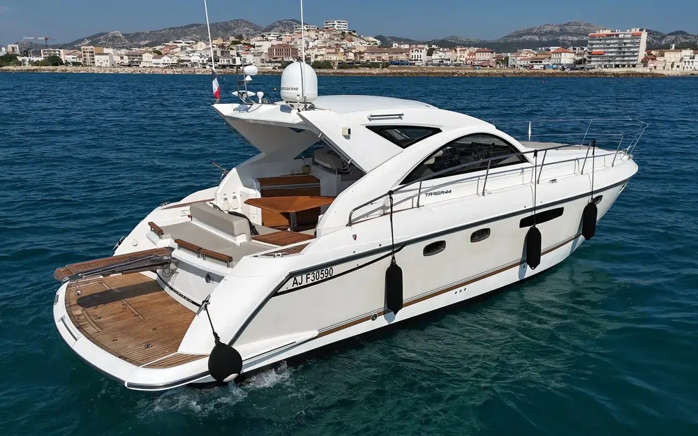 slider 5 Fairline Targa 44 Gran Turismo