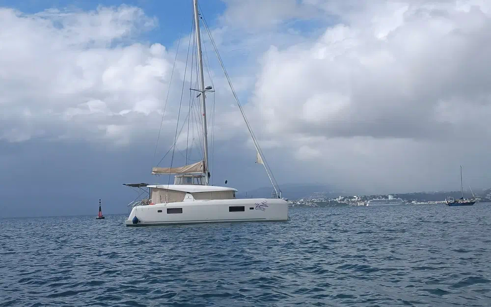 slider 32 Lagoon 42