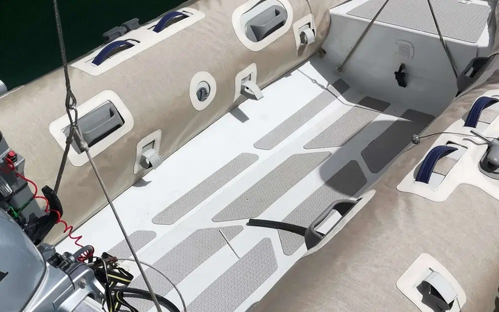 slider 47 Lagoon 42