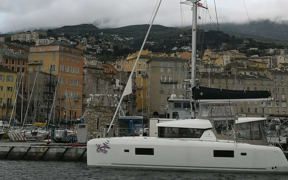 slider 8 Lagoon 42