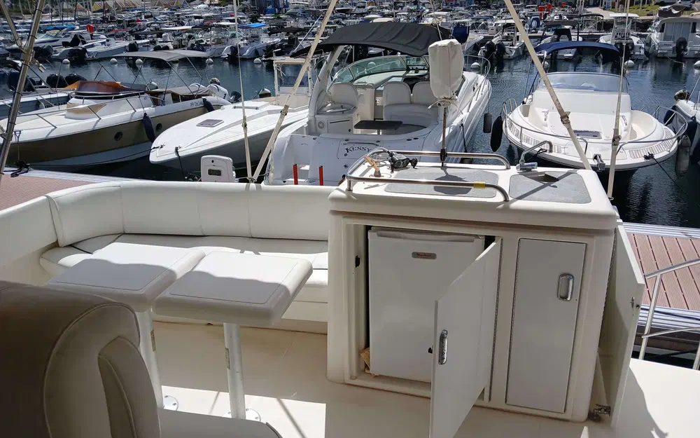 slider 9 Cruisers Yachts 415