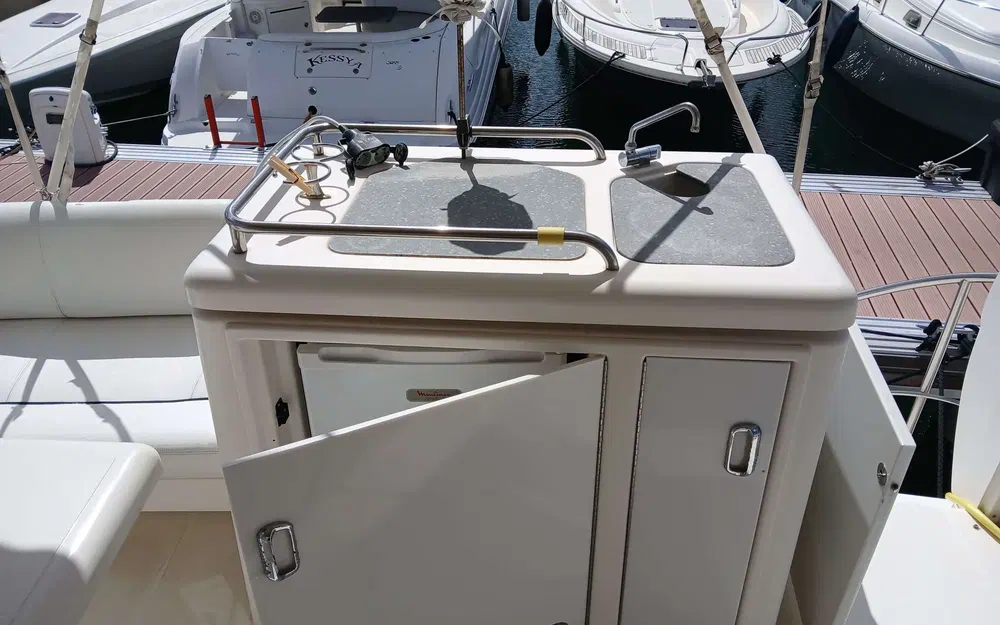 slider 10 Cruisers Yachts 415