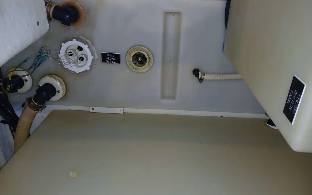 slider 26 Cruisers Yachts 415
