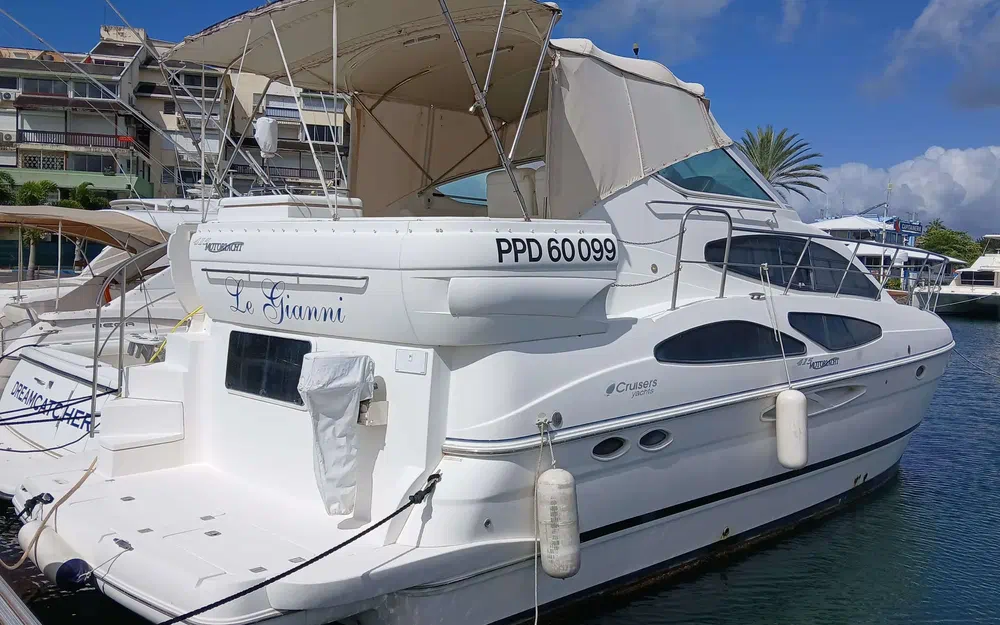slider 2 Cruisers Yachts 415