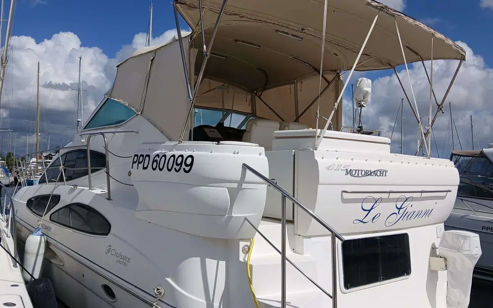 slider 3 Cruisers Yachts 415