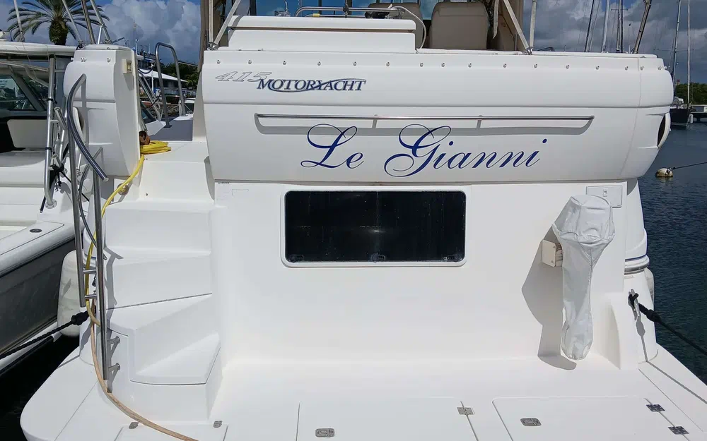 slider 4 Cruisers Yachts 415