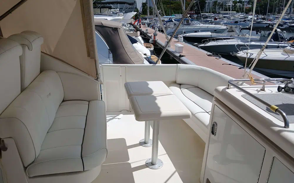 slider 5 Cruisers Yachts 415