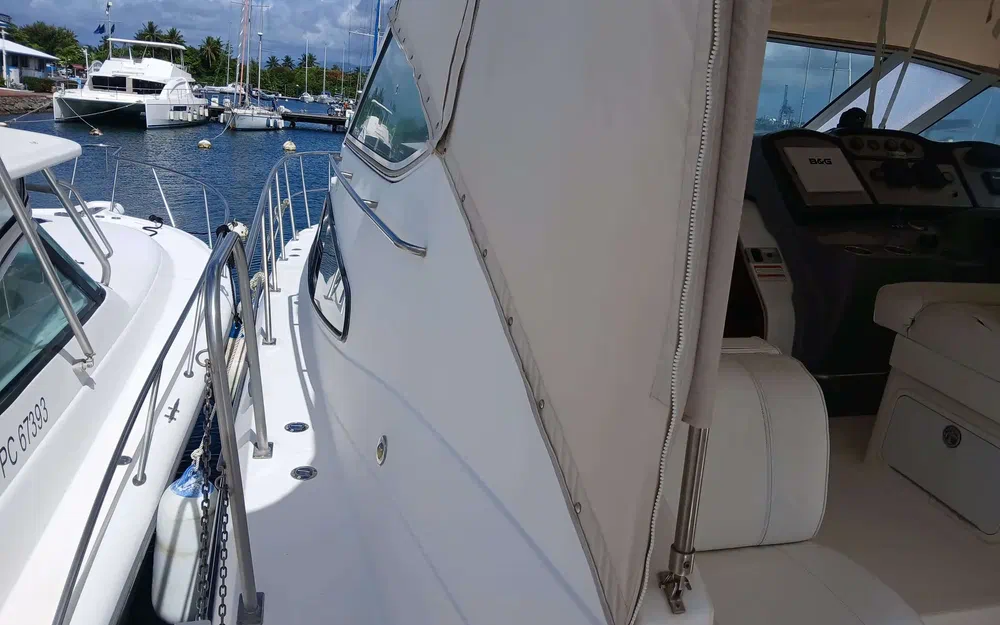slider 8 Cruisers Yachts 415