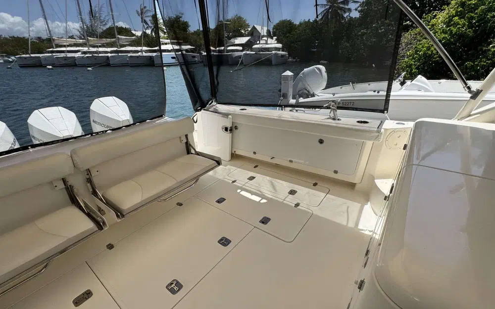 slider 17 Pursuit OS 375 Offshore