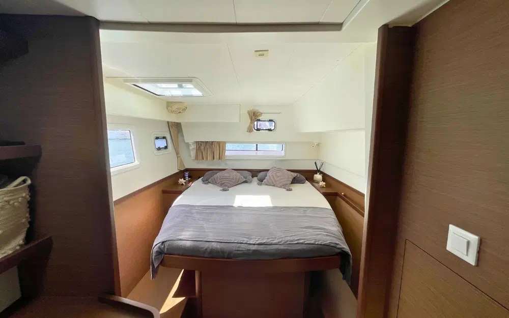 slider 33 Lagoon 42