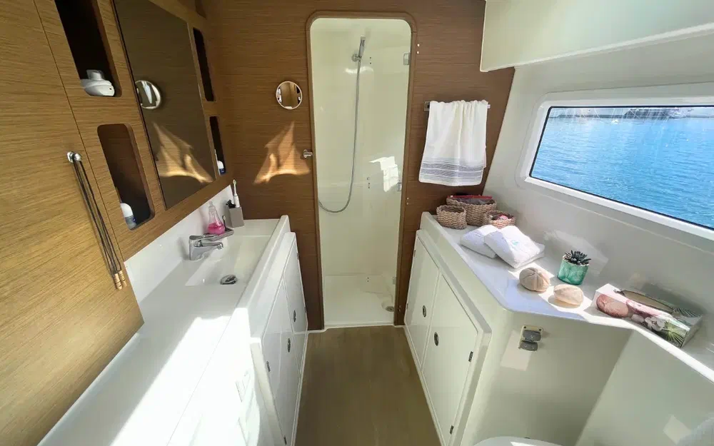 slider 38 Lagoon 42