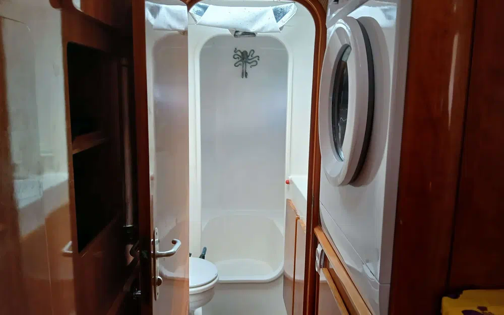 slider 21 Alliaura Marine Privilege 37