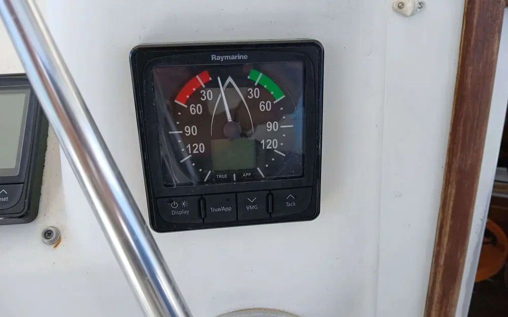 slider 28 Alliaura Marine Privilege 37