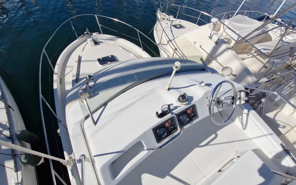 slider 16 Beneteau Antares Serie 9
