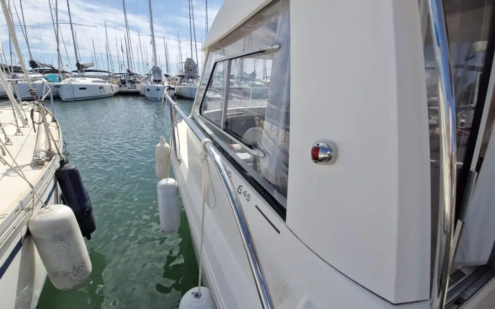 slider 16 Jeanneau Merry Fisher 645