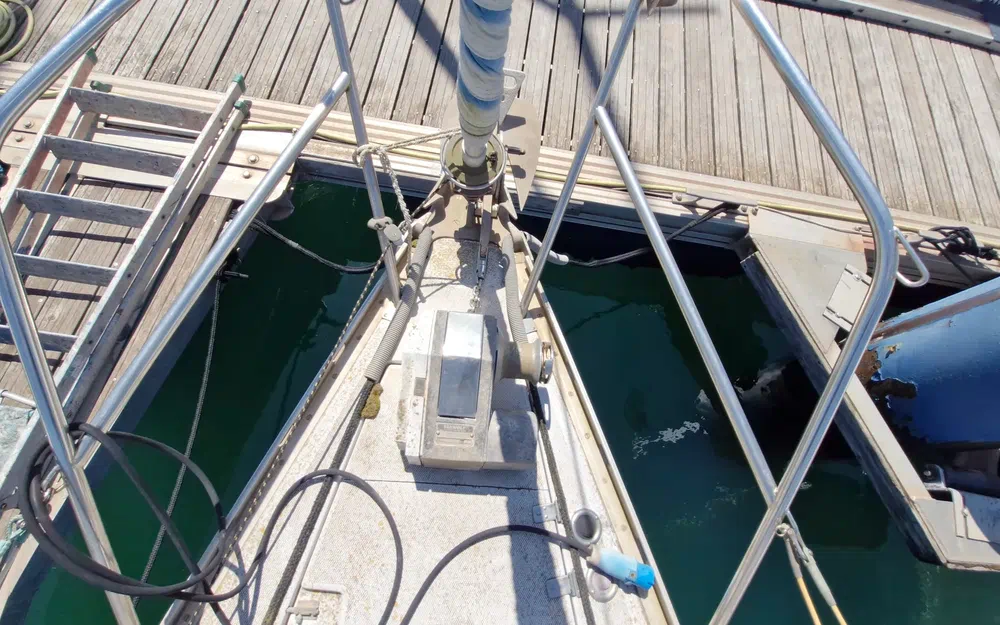 slider 33 Jeanneau Aquila