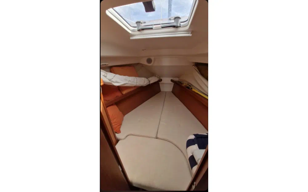 slider 13 Beneteau OCEANIS 323