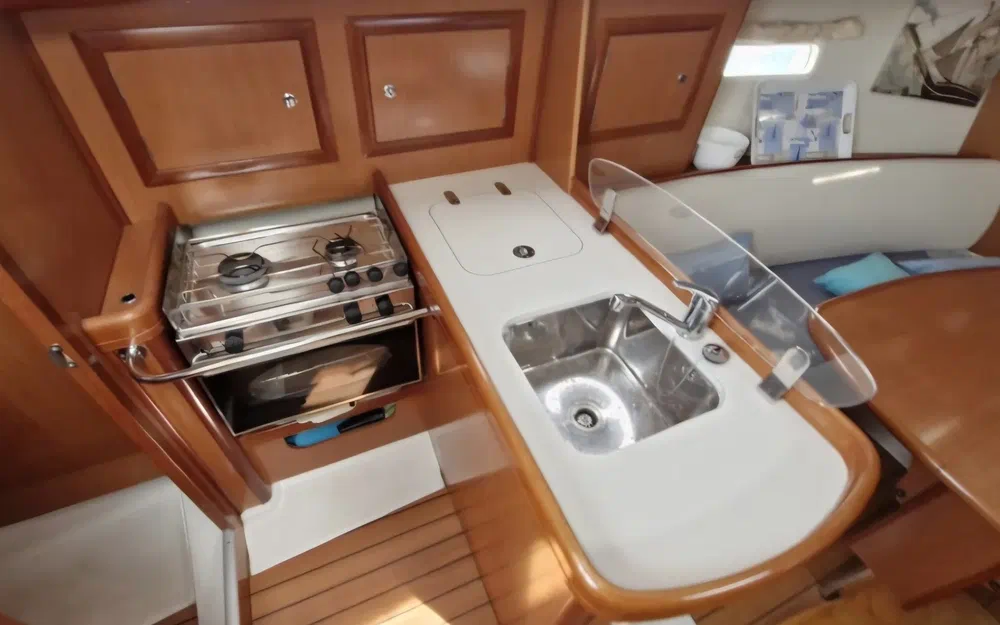 slider 20 Beneteau OCEANIS 323