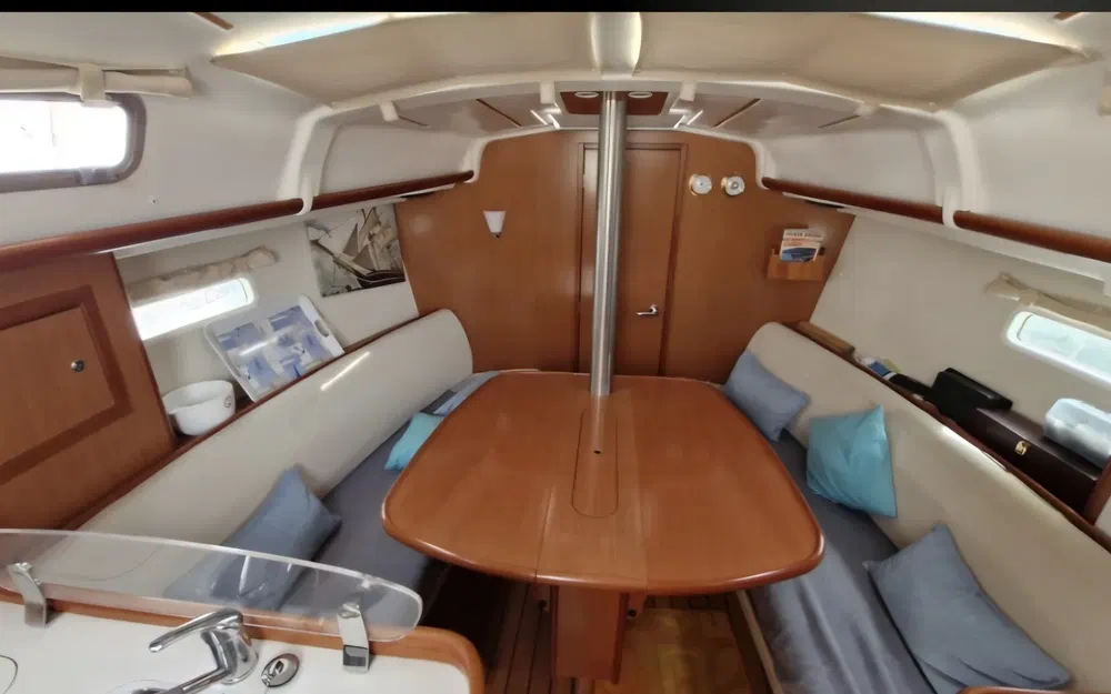 slider 21 Beneteau OCEANIS 323