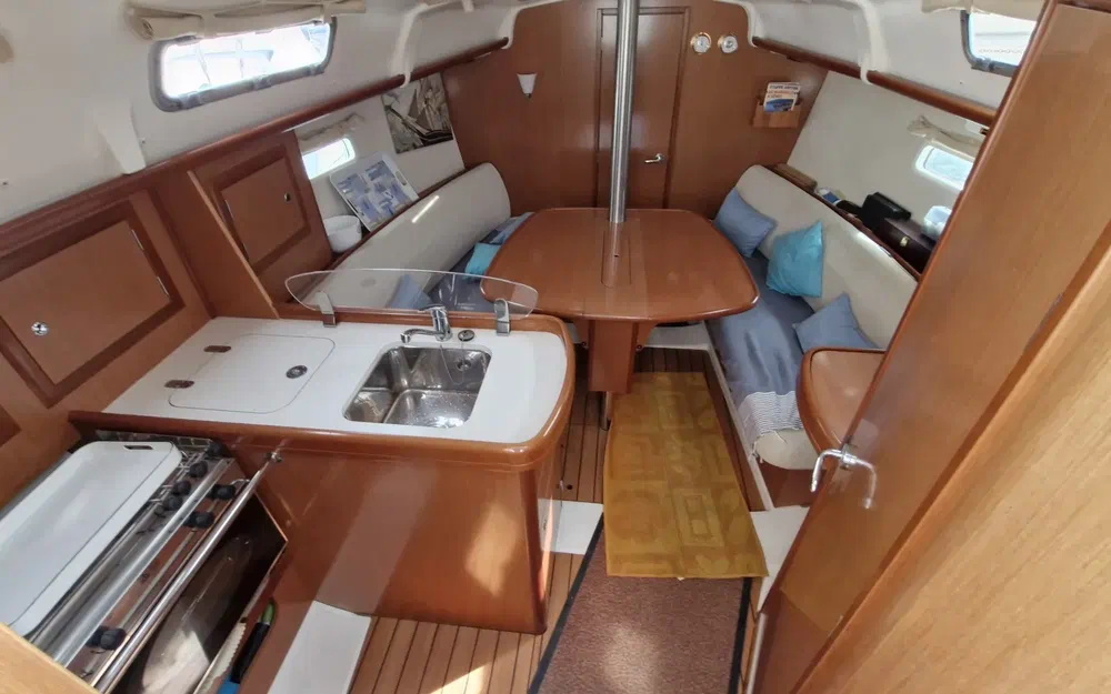 slider 22 Beneteau OCEANIS 323