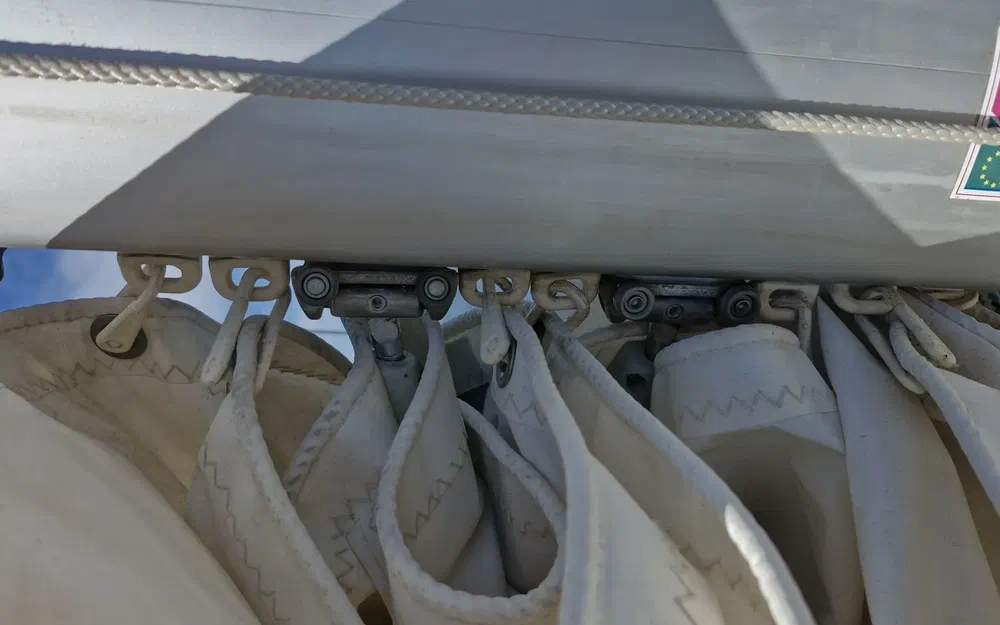 slider 31 Beneteau OCEANIS 323