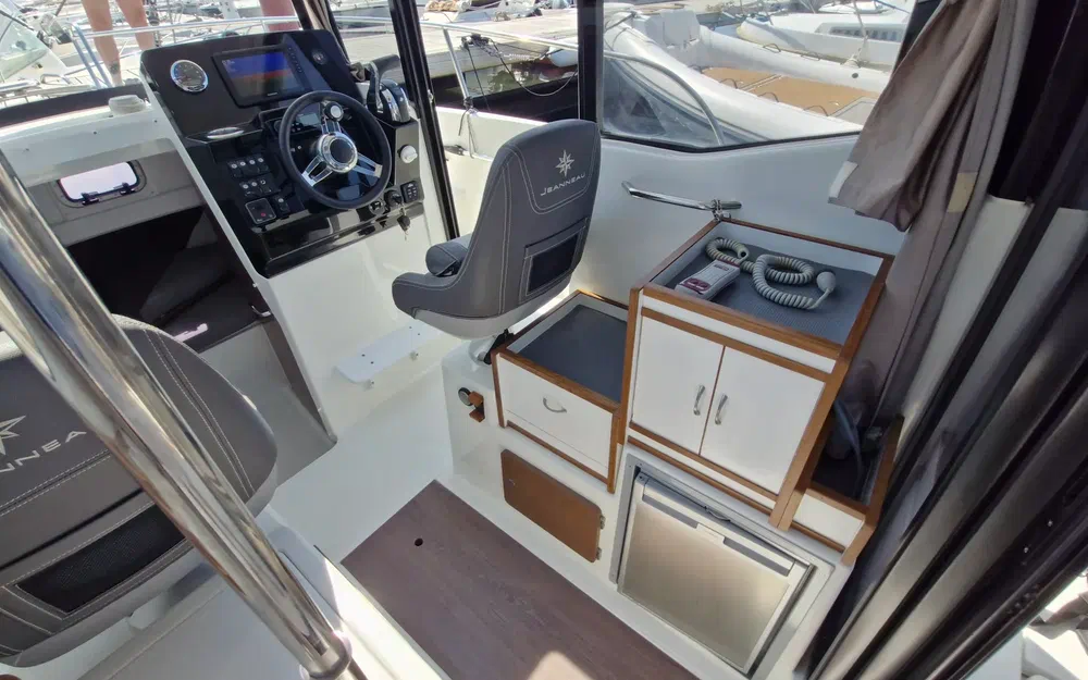 slider 8 Jeanneau MERRY FISHER 795 MARLIN