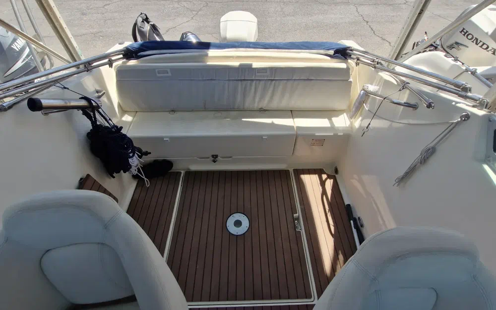 slider 12 Jeanneau Leader 605