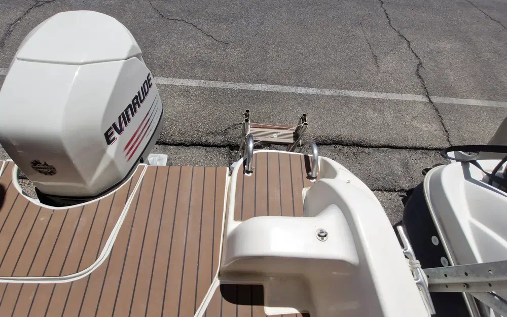 slider 15 Jeanneau Leader 605