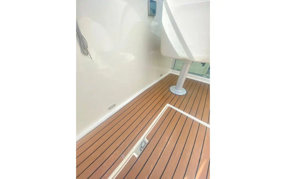 slider 21 Jeanneau Leader 605