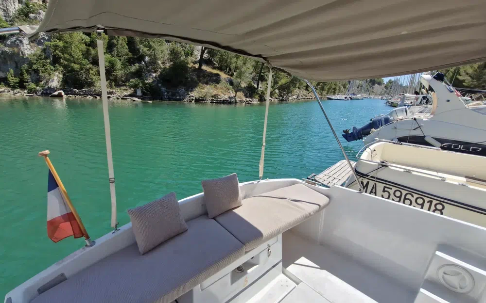 slider 18 Beneteau Antares 730
