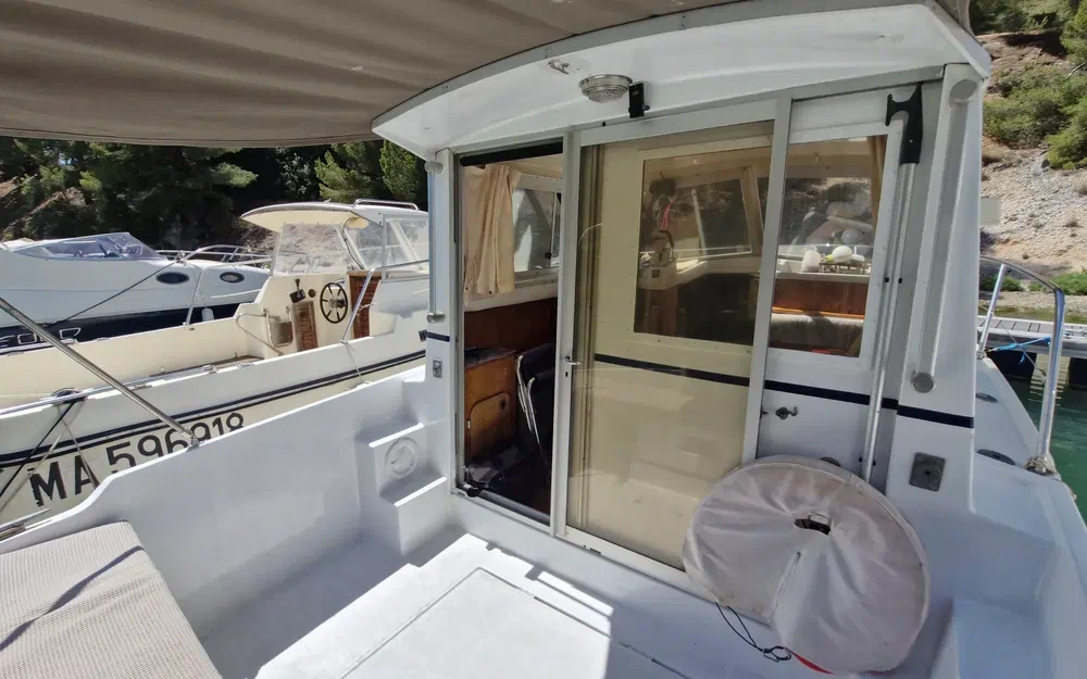 slider 21 Beneteau Antares 730