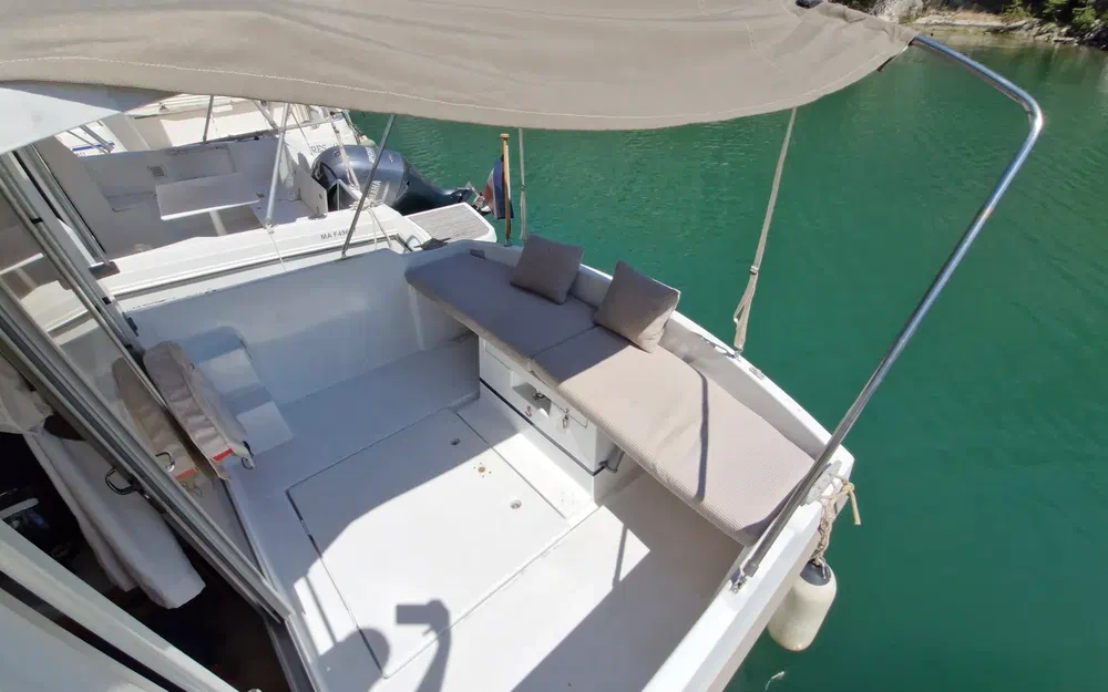 slider 23 Beneteau Antares 730