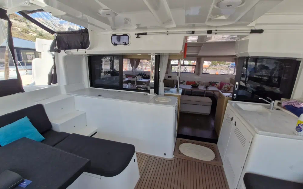 slider 33 Lagoon 46