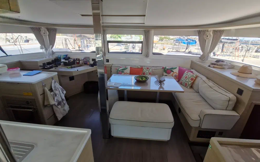 slider 35 Lagoon 46