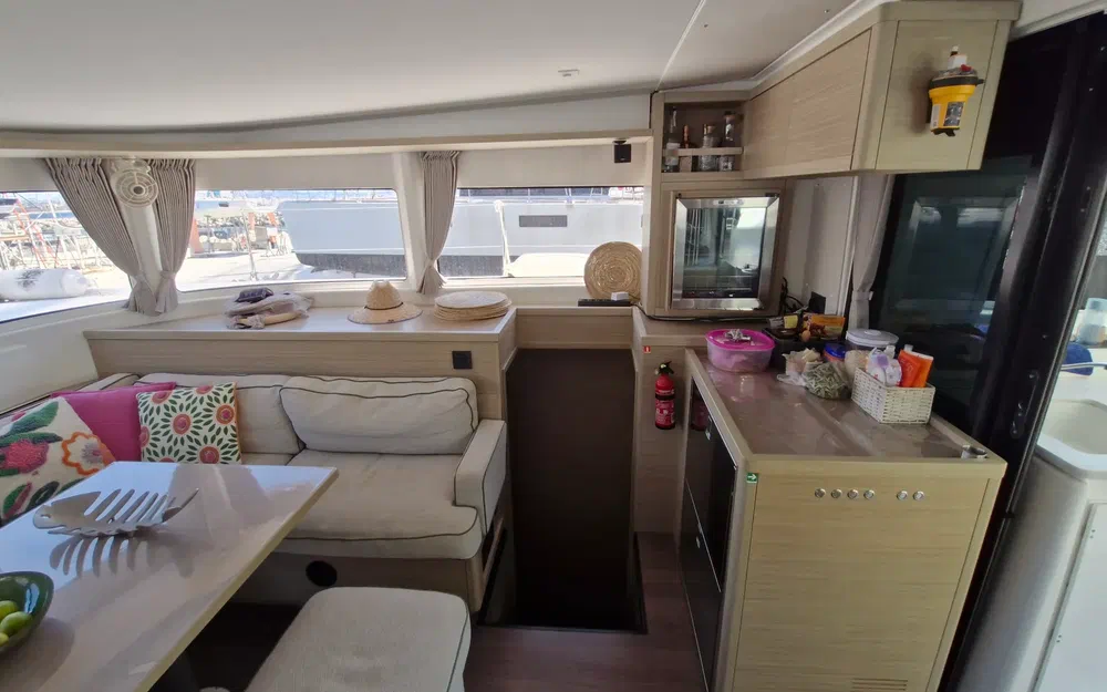 slider 36 Lagoon 46