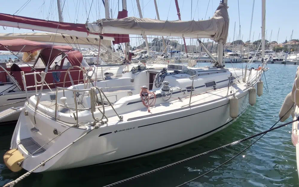 slider 1 Grand Soleil 40