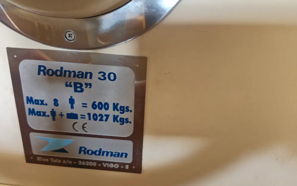 slider 39 Rodman 30 Fly