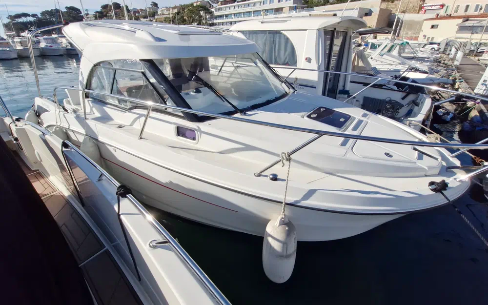 slider 0 Beneteau Antares 8 OB