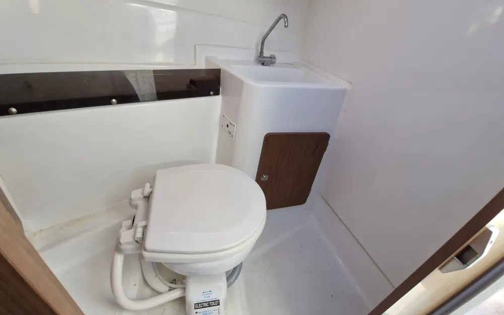 slider 13 Beneteau Antares 8 OB