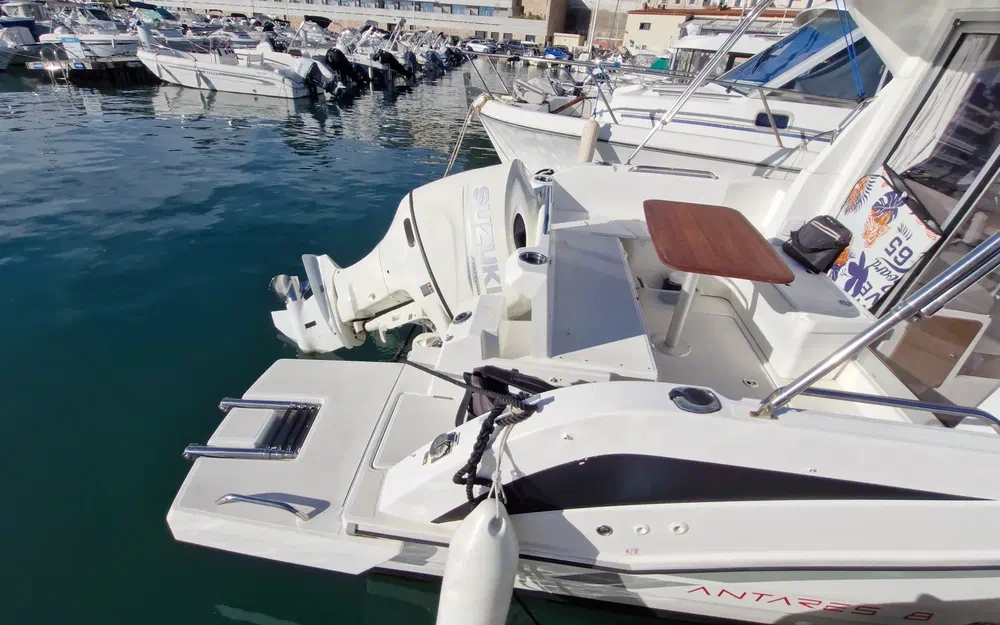slider 25 Beneteau Antares 8 OB