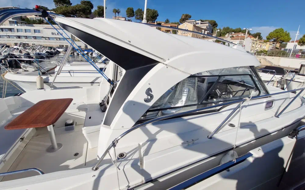 slider 26 Beneteau Antares 8 OB