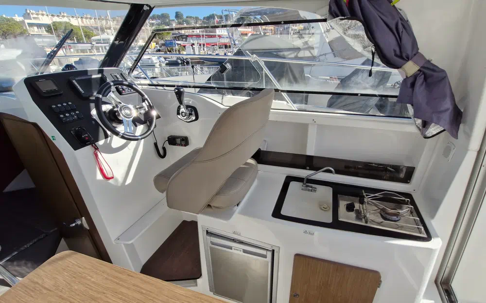 slider 5 Beneteau Antares 8 OB