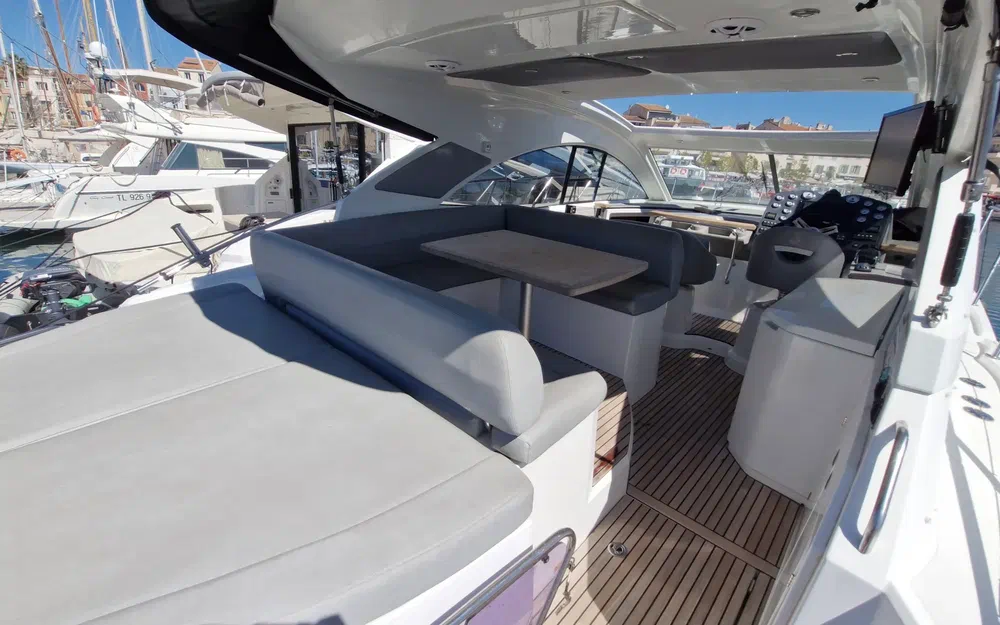 slider 20 Beneteau GT 44
