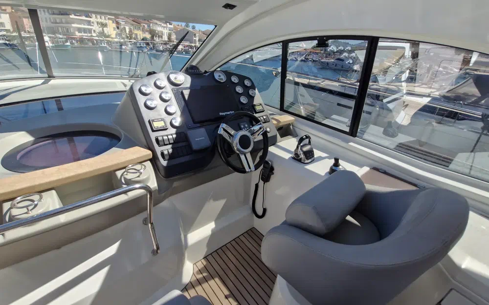 slider 23 Beneteau GT 44